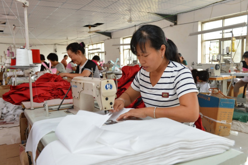 8��9��A������Ĭ��m�e�L�Ч��A���b���[�u�I���[�u�A�ˡC��~�ӡA��a�߳h�}�o���I���X�X�e�_�٥��������ӡ����~�s�Y+�X�@��+�h�x�ᡨ���Ҧ��A�߫��o�i�H�h�x�ᬰ�Ͳ���쪺�S��a�x��u�A�ѨM�F�A���ҰʤO�S�O�O�A�����k���N�~���D�A�[�ַ��a�s������h�P�I�B��C2016�~�H�ӡA�����@��1500�h�H�q�L�a�x��u�~��h�C�s�ت��O�� �Ȧt ��