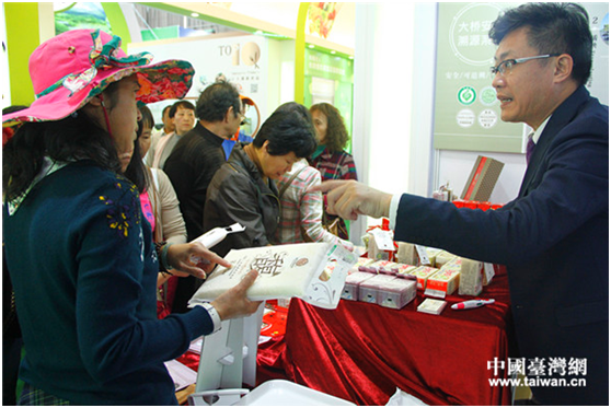 �ئ̫Υ��~�������q�`�g�z���F�E�V���[�̤��Цۮa�j�̡C