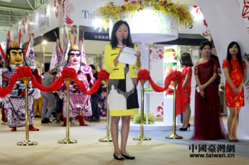 �ĤQ�T���A��|�[�O�W�i�϶}�������b�֦{�|��