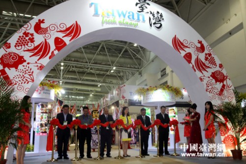 �ĤQ�T���A��|�[�O�W�i�϶}�������b�֦{�|��