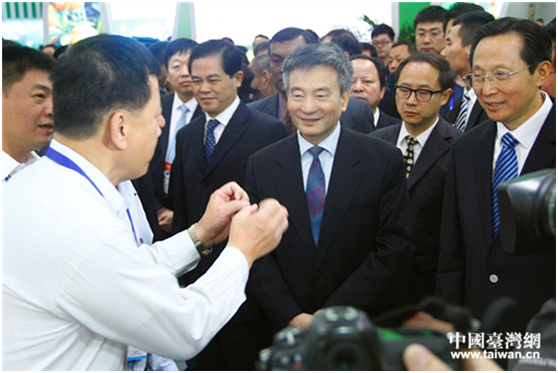 ��14���A��|�}�����ѡA����F��ƥD�uù�I�M�b�A�~�����������᳭�P�U�e���O�W�i�����h���ݻO�A�O�ӡC