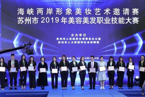 ������w�ܮe�ܬ�q���z�q�b�\��