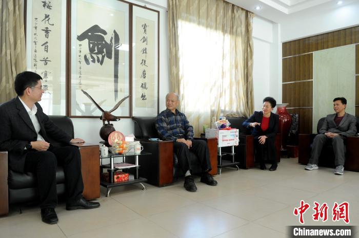 1��21��ؤȐ��Δb����A�D�������Δbï��������b���������Ѷ}���n�j�ιL�e��M�e��©ï�����O���_�����ݱi���� ��