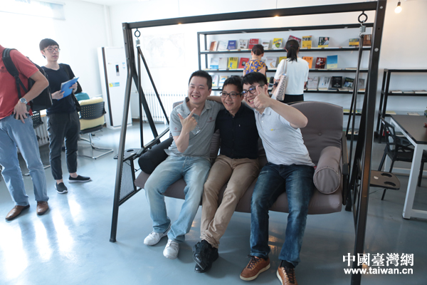 ���w�y�Ӭ��Z�[��i���P�|���������y��򧤽�_