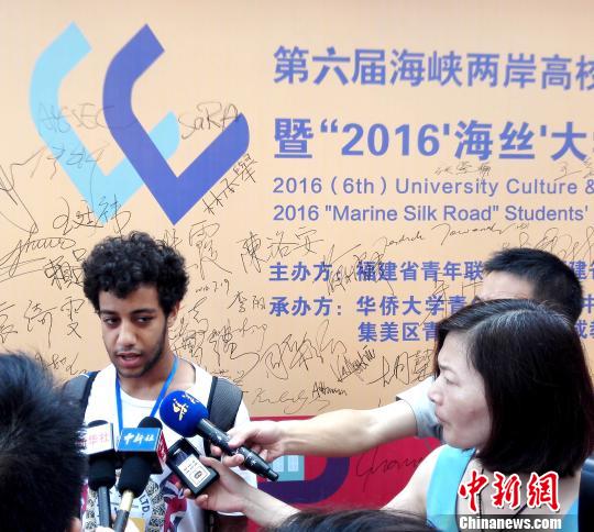 �k��� ��