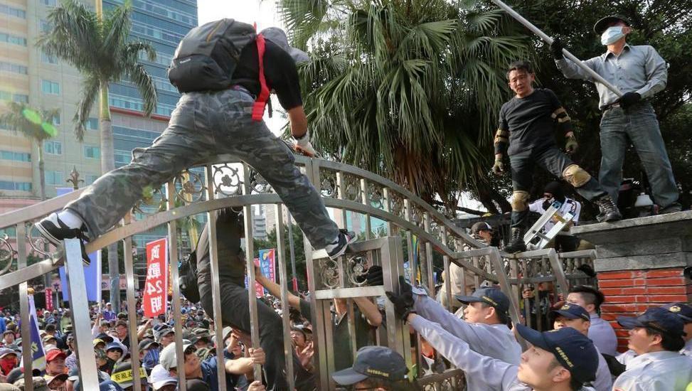 �e������ ���W�h�N�����Y�V���֒˷|�_���ؓ�