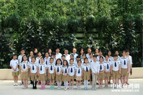 ���m����������I������M