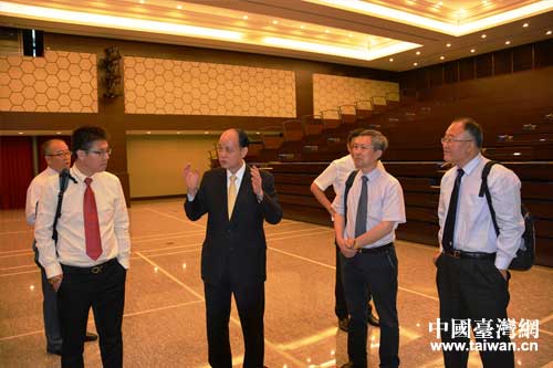 ���H�|��u��ҧ��������y���K�z�������x