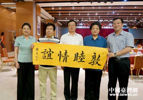 �������n�����~�_�^���r���������X��e�������W�|�����e�Y���u����