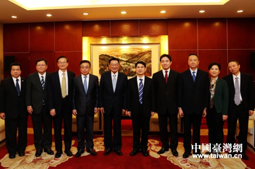 �|������