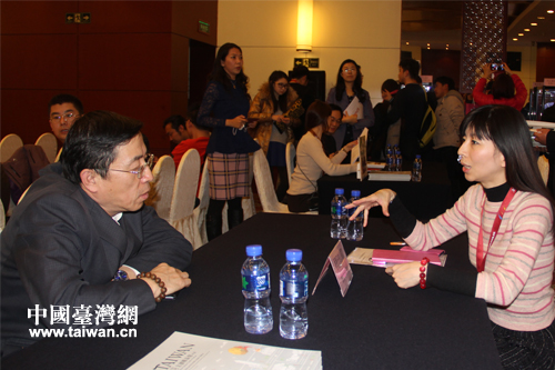 �y��b��}���`�êճq