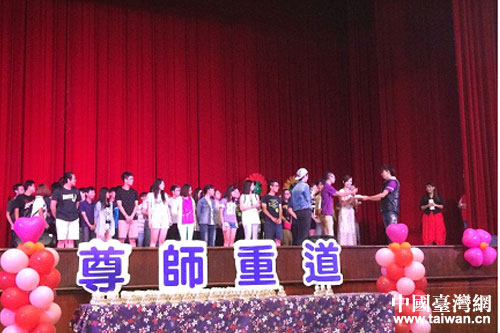 �S������Y�Ův��