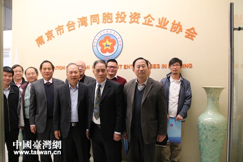 �����j�u