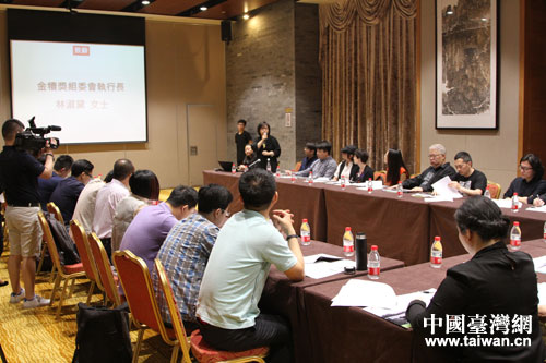 ���f�|�Y�}��