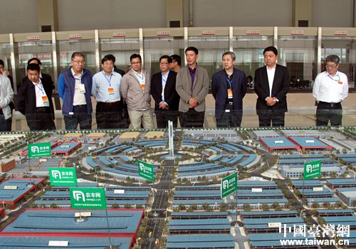 �L�N����������o������Ւ��F���d�m��