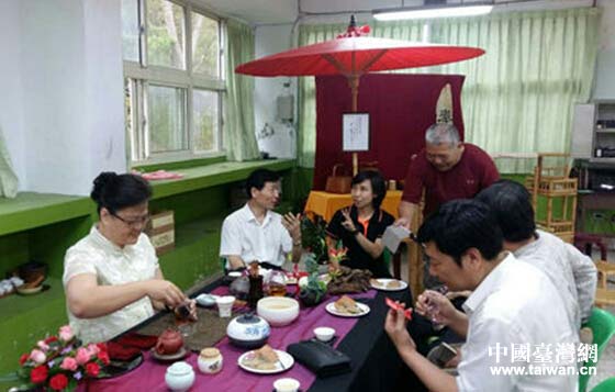 �g�c�K������ָg�T�r�����D��m��