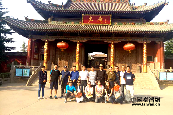 ������K�z�I������g������