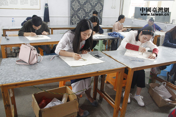 ���w�y�e�\�ͨ��y�Q�z�V�ެ�