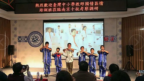 �y�����M