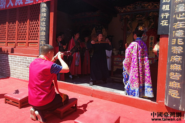 �_���}��