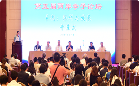 �����E�L���w�\�ﶥ���������H���}�@