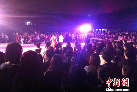 300�������w�y�֔e�w���ۣO���y�e���Ϸ|