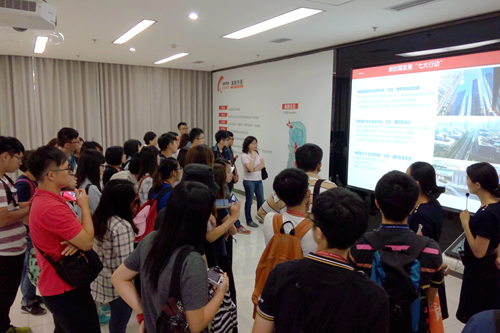 ���W���\���y���דs�p��������