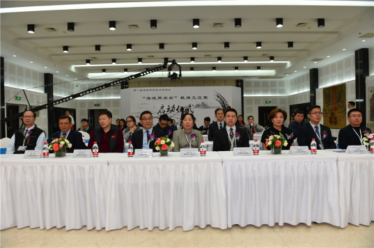 �}����|�j��