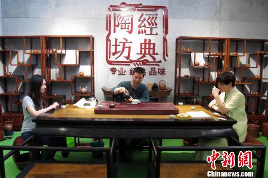 ����I��è�|�}������ �_�~ ��