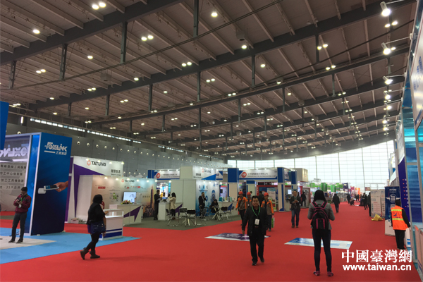 ���E�������w���������q��è���|�|��