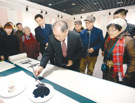 �L�ӺصL����ӫa�K�ʡ��������w�Ӥ�ƥ��ݰF�f���u�f�����ѲO�s�i�}�@