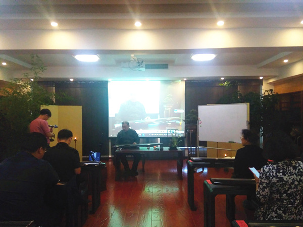 �_���}��