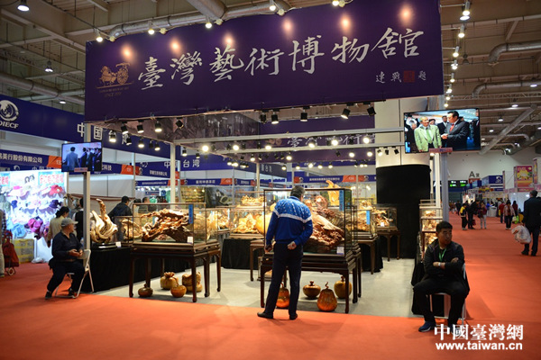 �i���}���