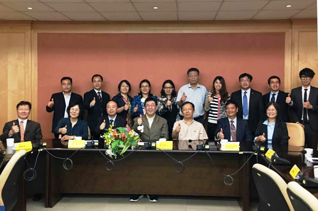 FħԥyI哥äƒ\ FħԥyI哥äƒ\