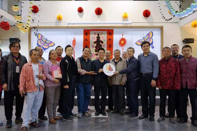 L픺seNWoeו L픺seNWoeו