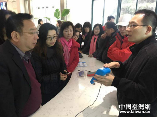 ���W��Z���֭p����������F����������[����