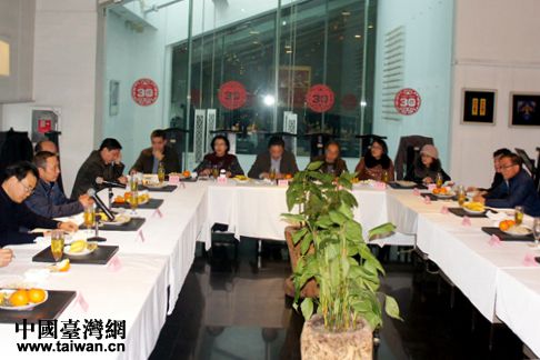 �y�÷|�}��