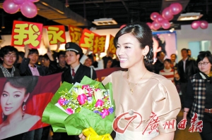 �{�ӣ��w��������{