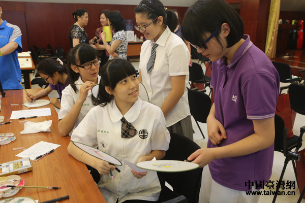  ���W�������\�v�͕���y�גԤ���