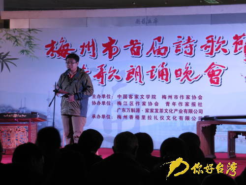 ���F���b�������E���q��-���q���H��|