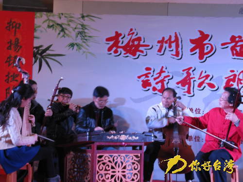 ���F���b�������E���q��-���q���H��|