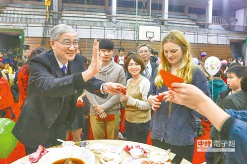 ��C���D��\����4�K���s���J���W�����I�W�J��