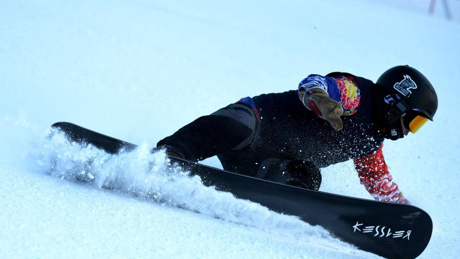 �������M��