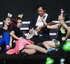 S.H.E�䤭���13�e�����y ��©�q�T�n���k�Ƚ�