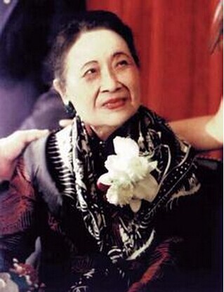 ���ܾx��e�n�z���E���W��28�e���}�ʒ����ܤ��B