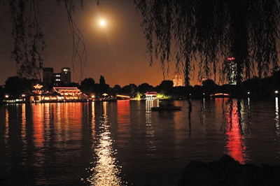 �y�Ϥ���9�B���}�H�饬