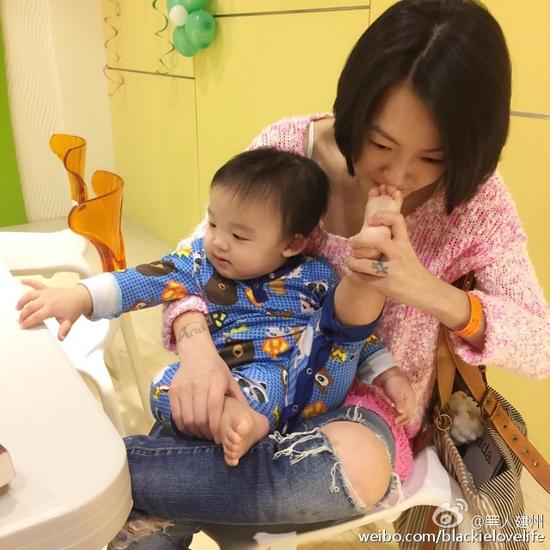 �������}��