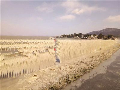 �����Y�L�ӥ���򸡲��I�ͣ���