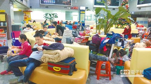 �����Y���o��8000������ĵj210�˕��׳Z����ʐ�