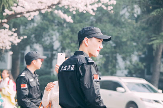 �y�������Ѩ�����^